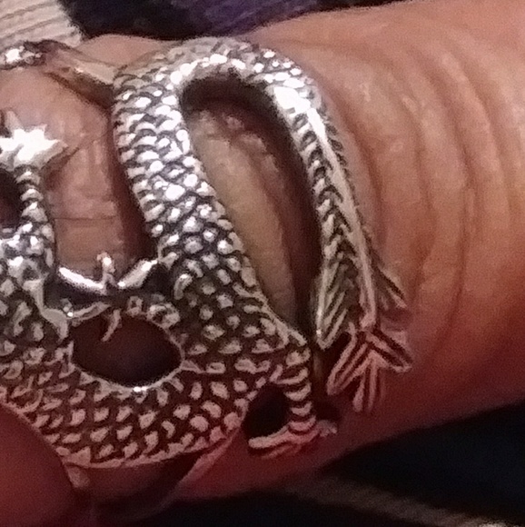 .925 Sterling Silver Dragon ring - Picture 7 of 8